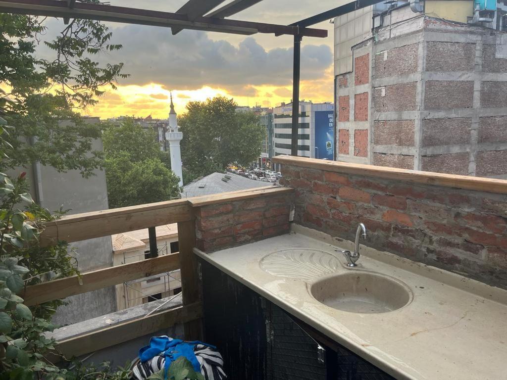 Central Apartment Kadikoy Terrace Bbq Close 2 Block Ferry Bull Metro Nighlife Istanbulská provincie Exteriér fotografie